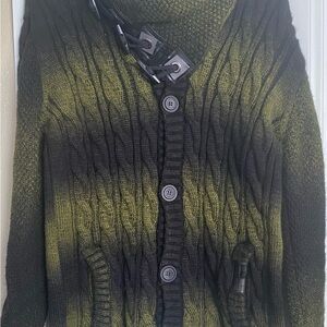 Vercini Green Turtleneck Thick
Cardigan Sweater Size 2XL
Buttons Hook & Loop